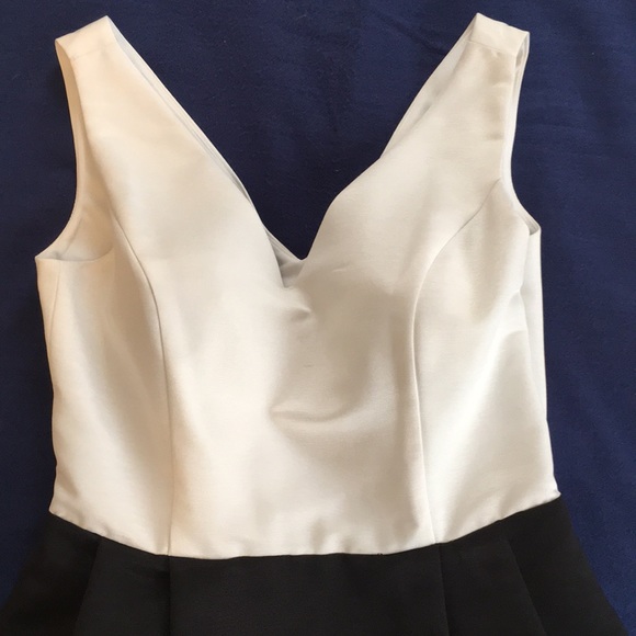 Black & White Short Party Dress - Picture 2 of 6